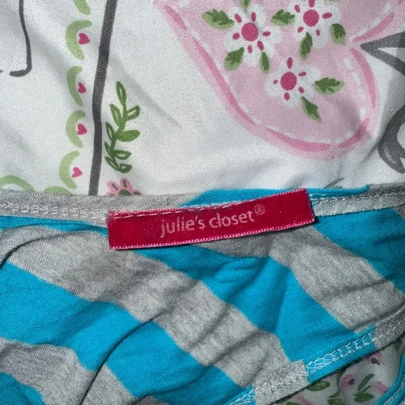 ⭐️3/$15 ⭐️ Julie's Closet Turquoise and Gray striped Floral Tank - Picture 8 of 8